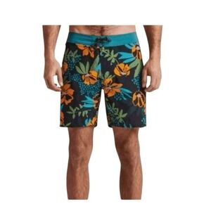 Roark Boatman 2.0 Boardshorts 17" Shorts Black Tropical Floral Print 33